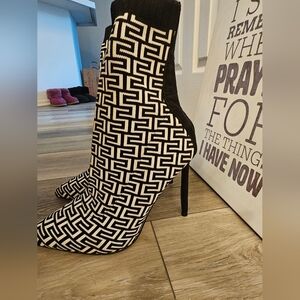 Black & White GeoPrint Boots